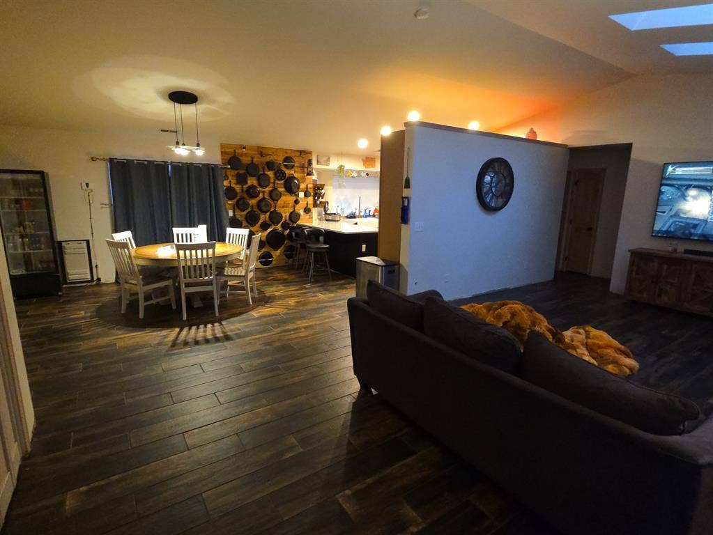 Two rooms available. Nice place