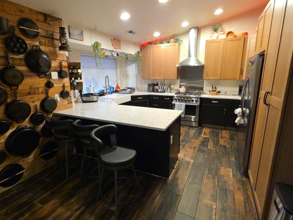 Two rooms available. Nice place