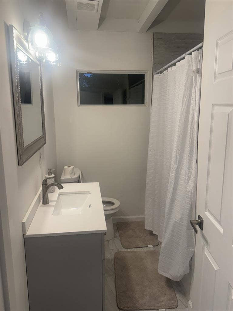 1bedr00m shared bath for rent
