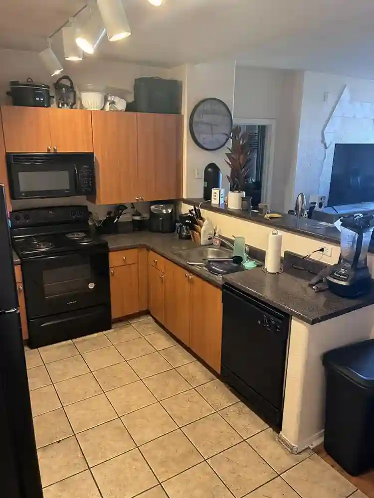 Looking for roomate