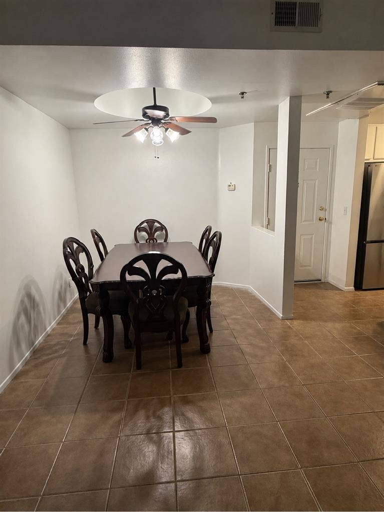 Room for rent in downtown LB