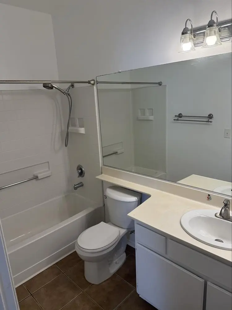 Room for rent in downtown LB