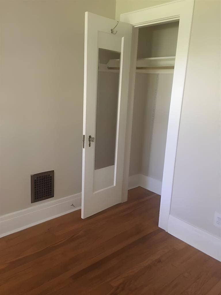 Room Near SU and Barry Park!