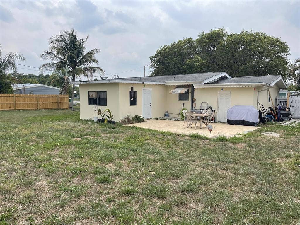 1-bedroom, 1- shared bathroom