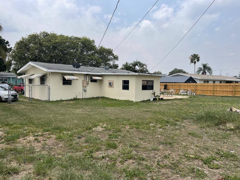 1-bedroom, 1- shared bathroom