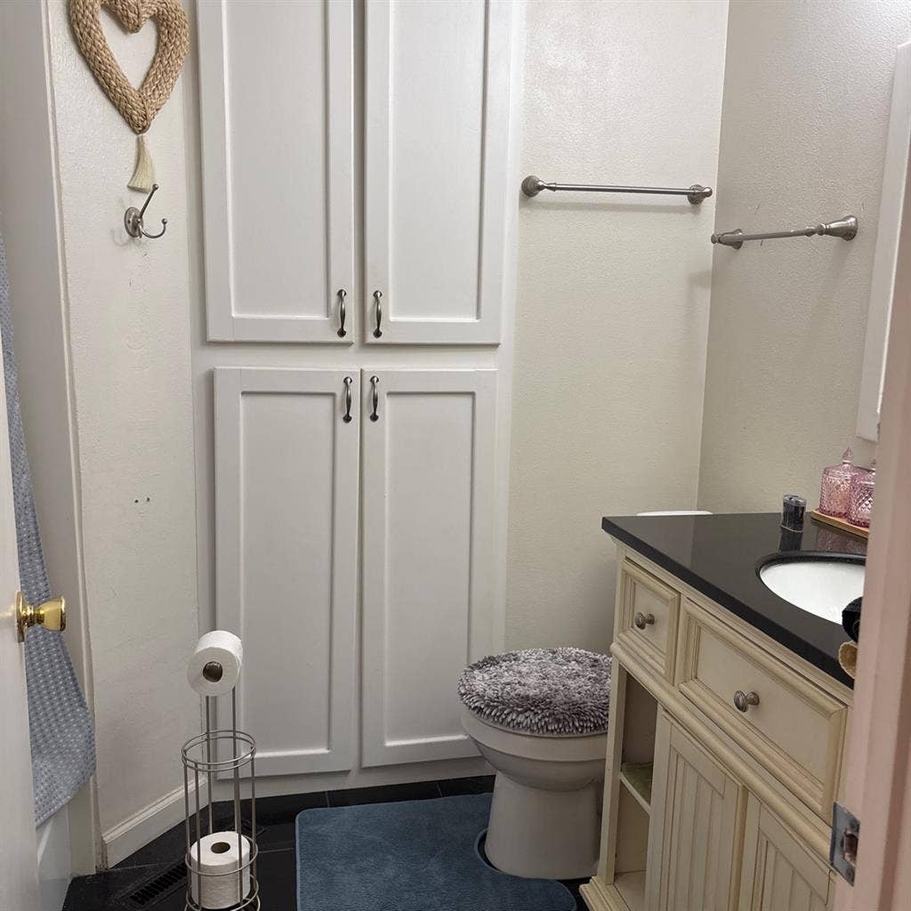 LOOKING FOR A ROOMIE!!! 1,200