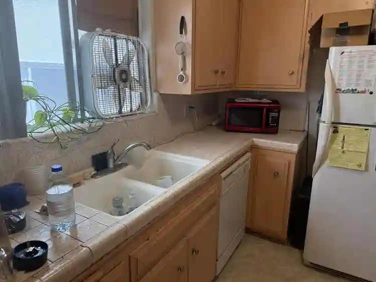 $1245 HUGE MASTER - PRIVATE BATH