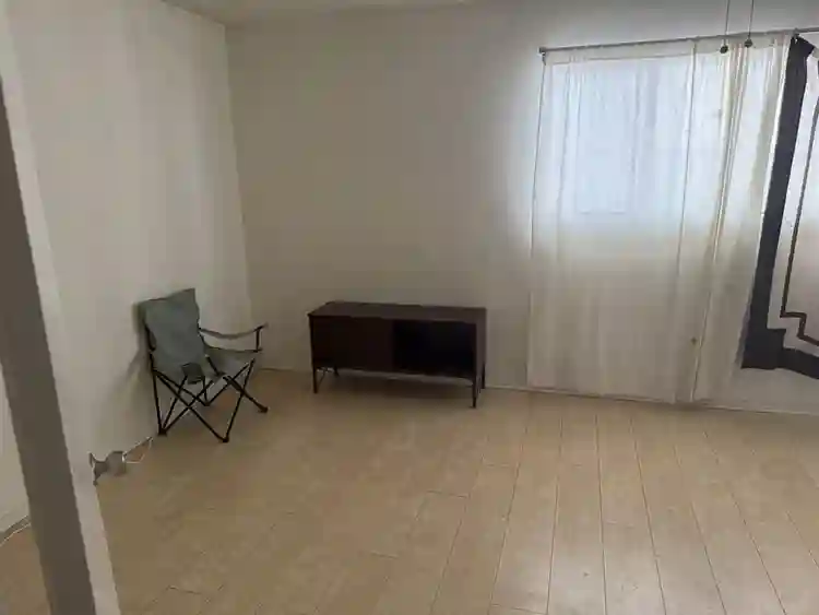 $1245 HUGE MASTER - PRIVATE BATH