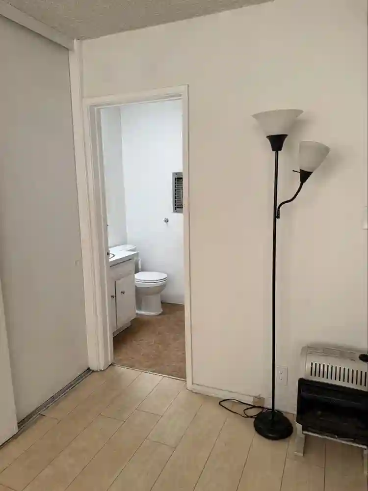 $1245 HUGE MASTER - PRIVATE BATH