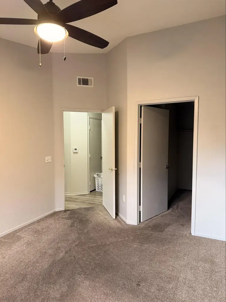 ✨ ROOM FOR RENT ✨