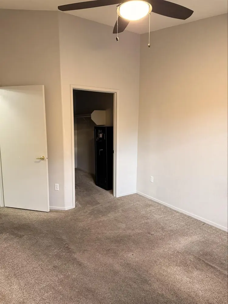 ✨ ROOM FOR RENT ✨
