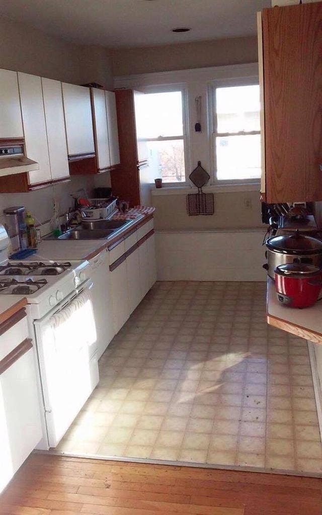 Urgently Seeking 3rd Roommate 9/1