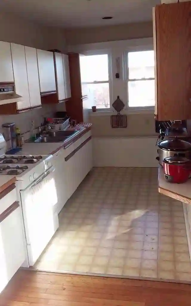 Urgently Seeking 3rd Roommate 9/1