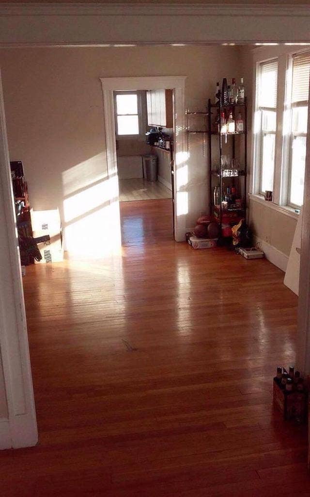 Urgently Seeking 3rd Roommate 9/1