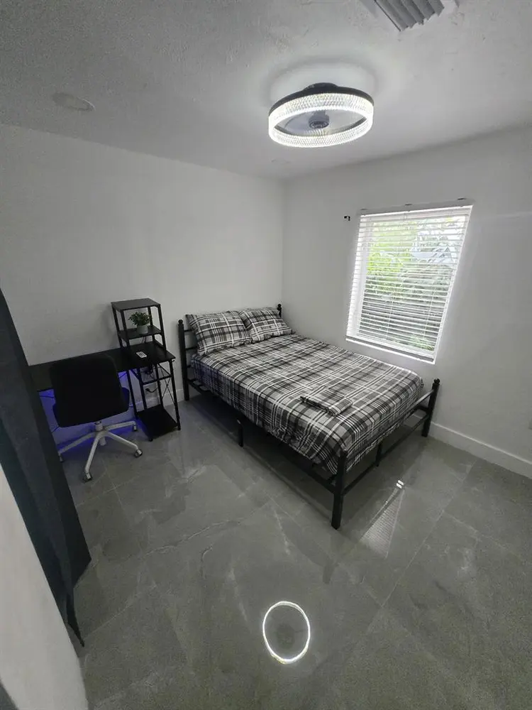 Room for rent near Wynwood
