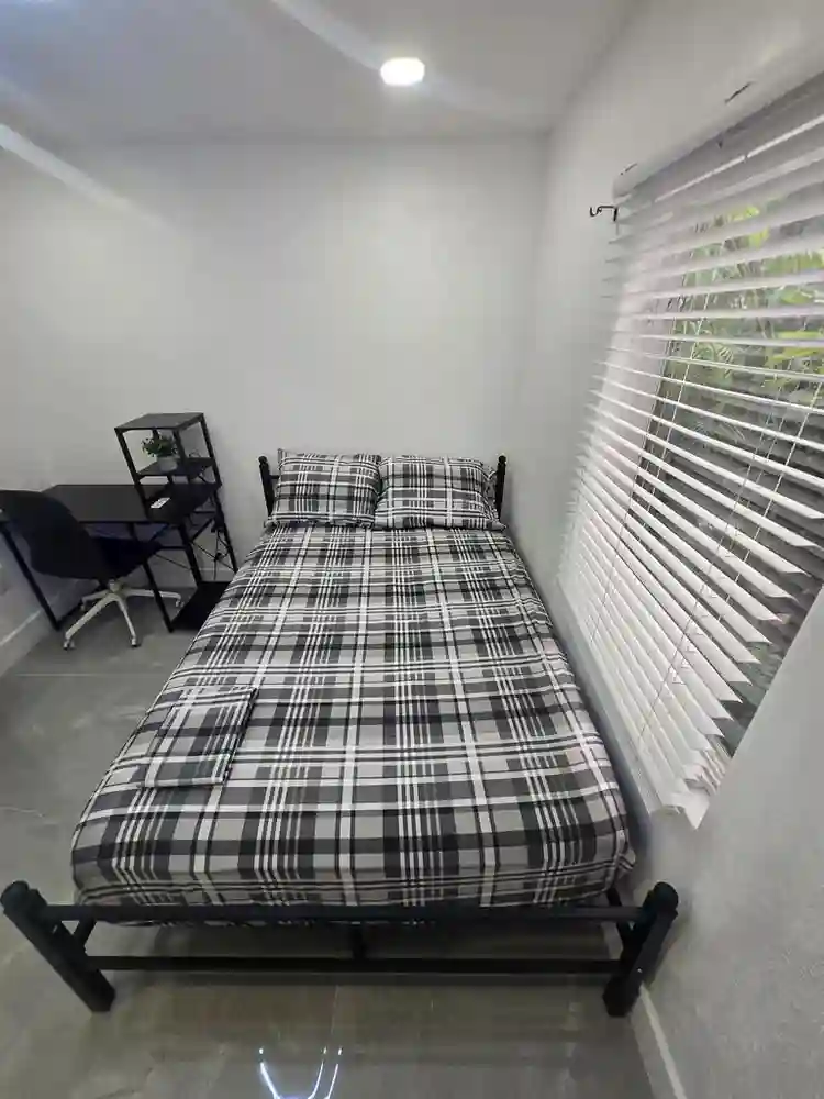 Room for rent near Wynwood