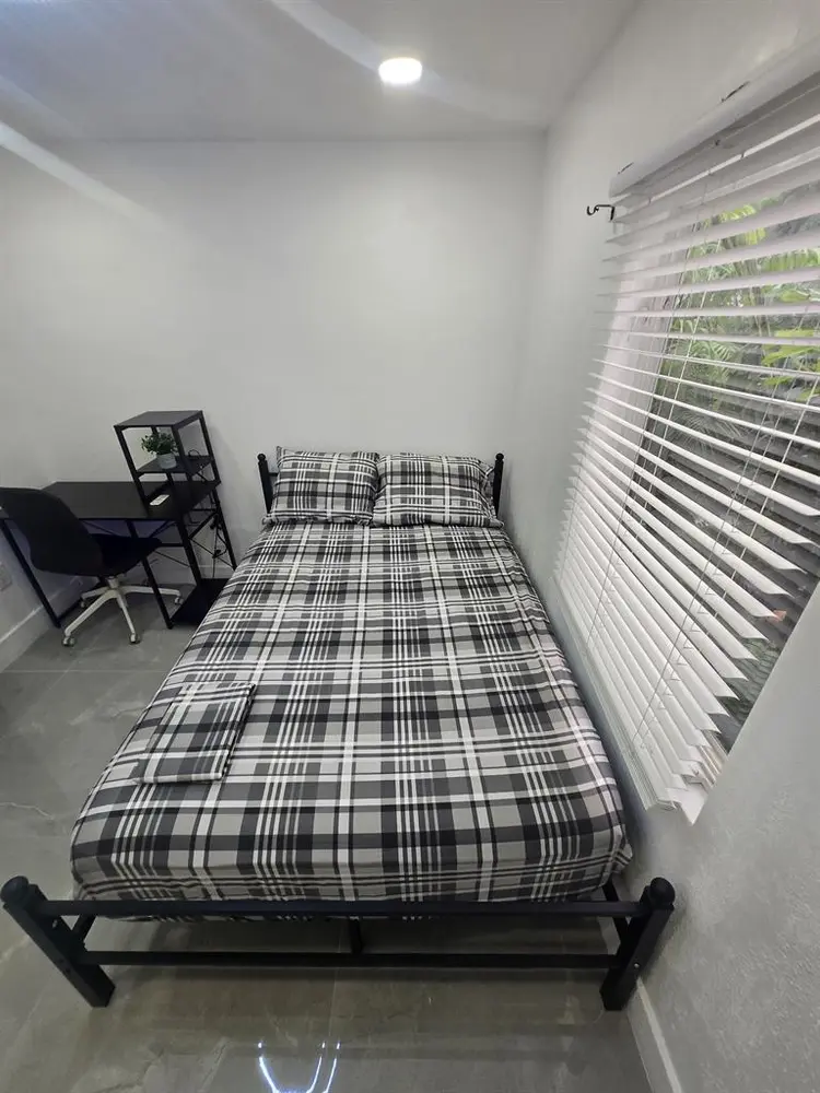 Room for rent near Wynwood