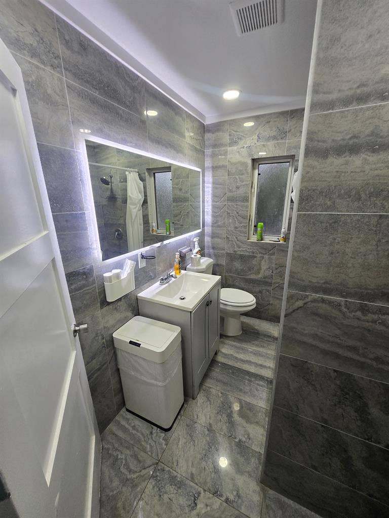 Room for rent near Wynwood