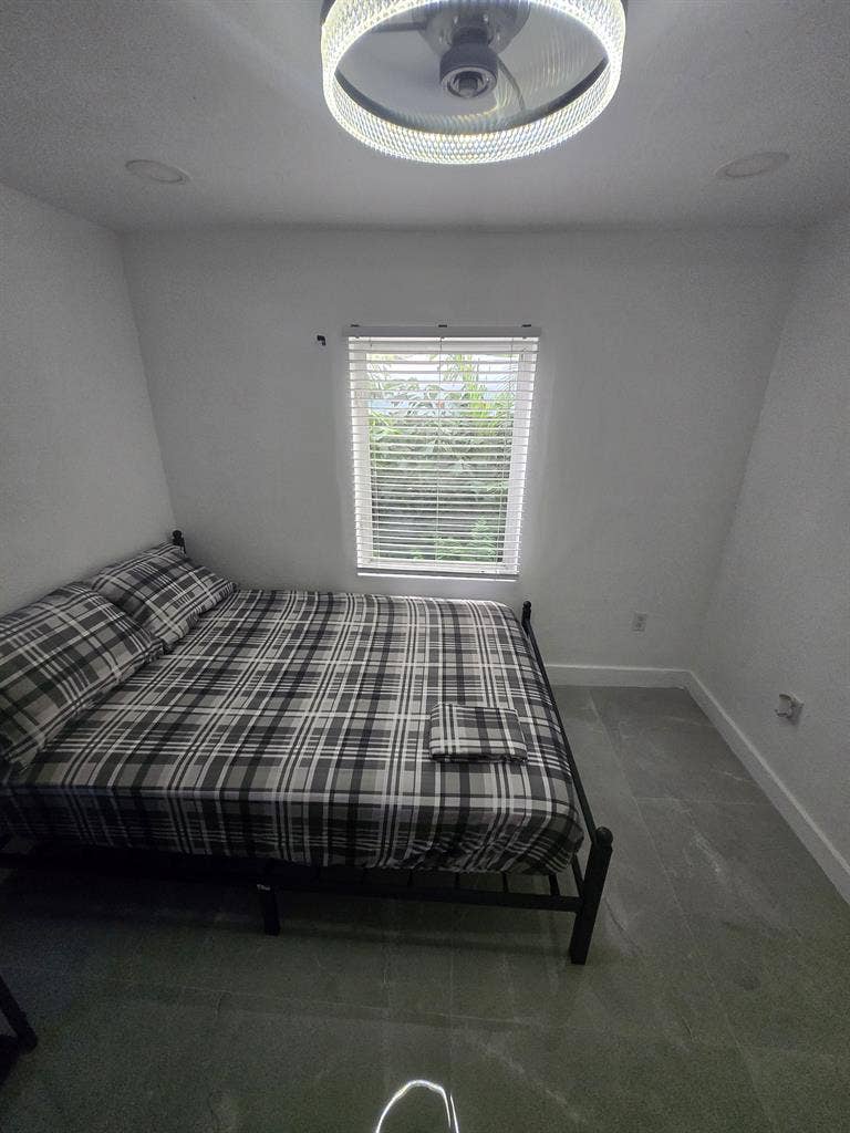 Room for rent near Wynwood
