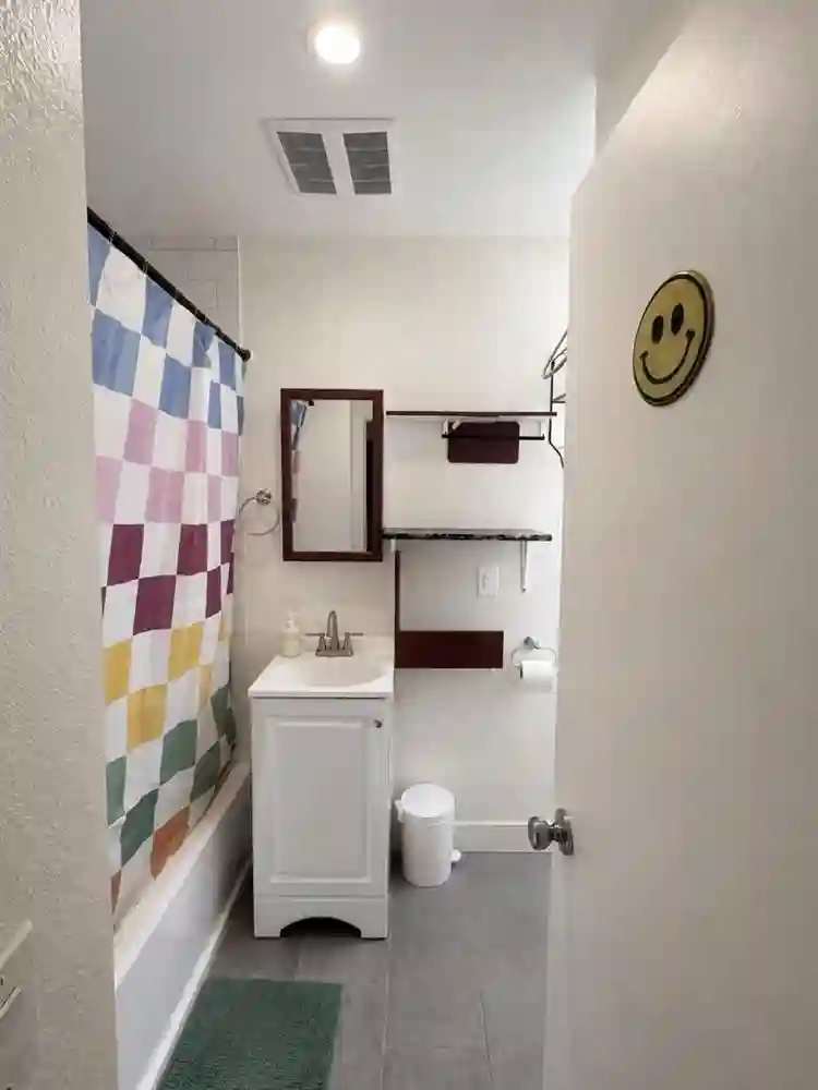 Rooms available Crenshaw/HydePark