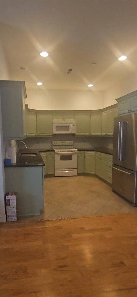 Need a Roommate for Downtown Gboro!