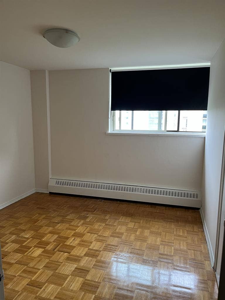 1 bedroom across from High Park