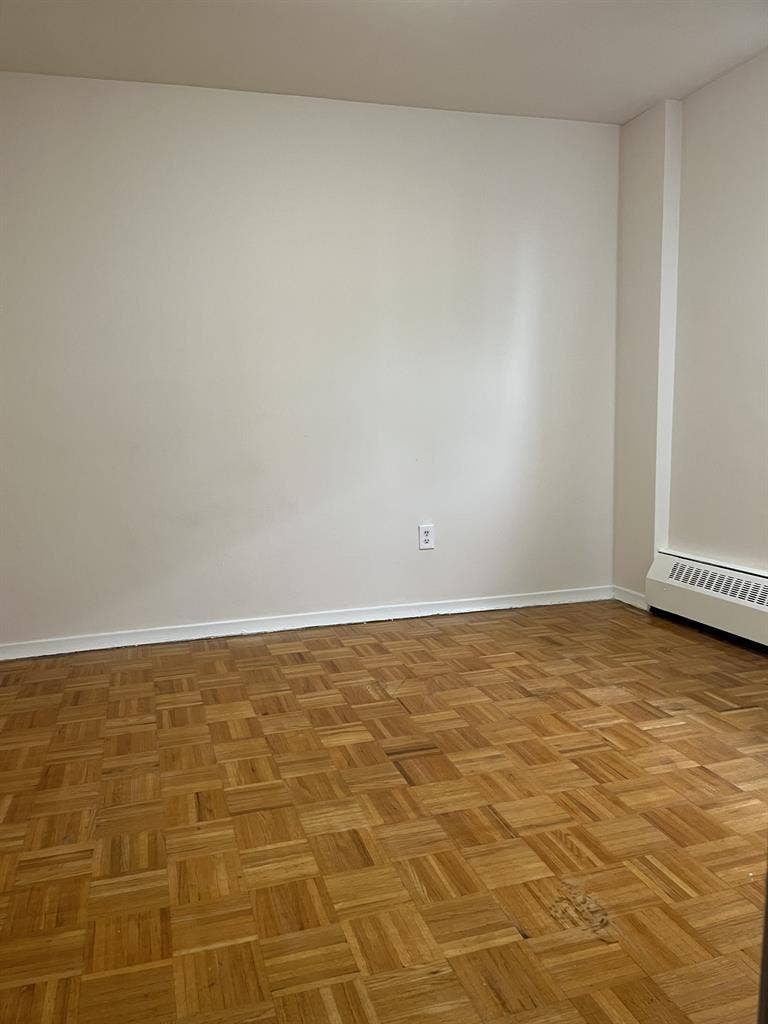1 bedroom across from High Park