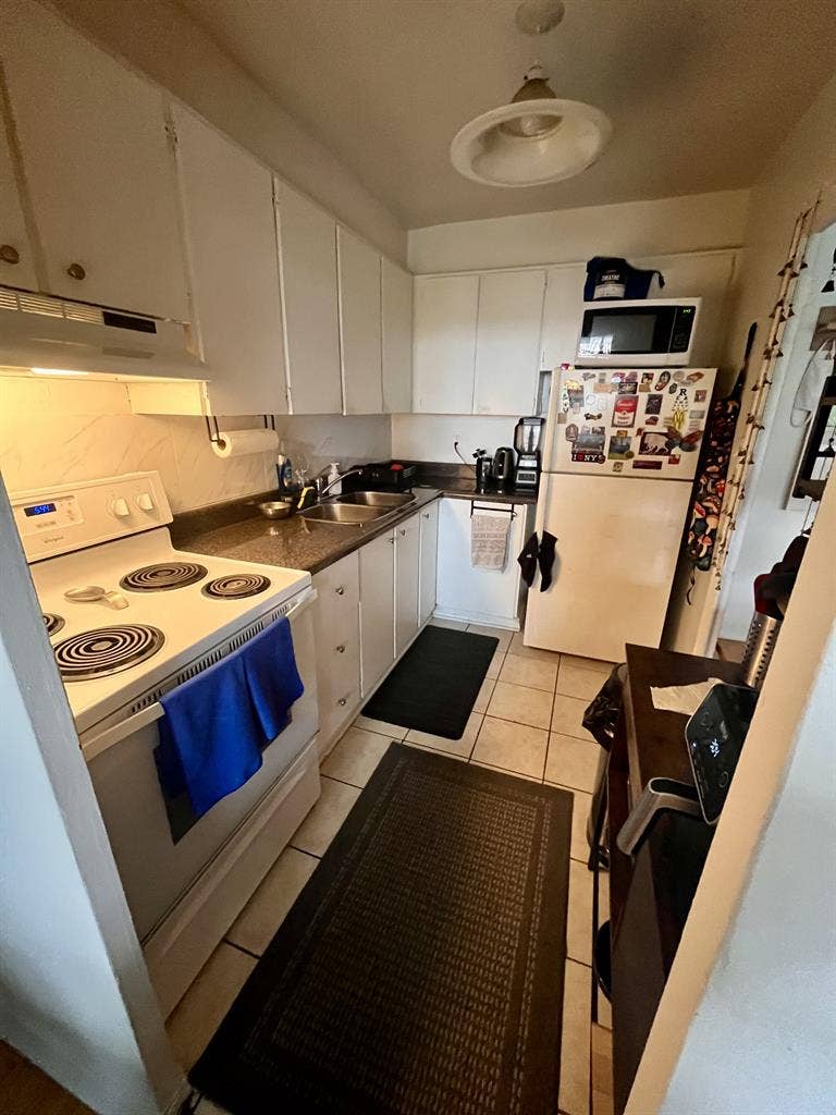 1 bedroom across from High Park
