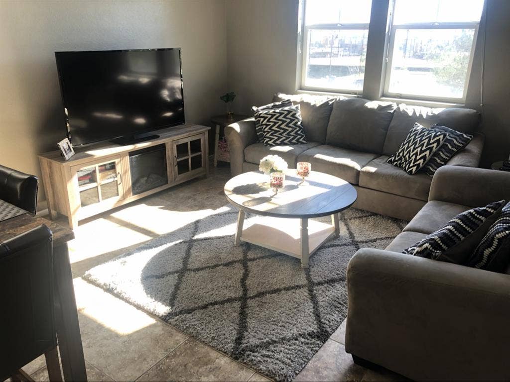 Female Roommate-Utilities Included