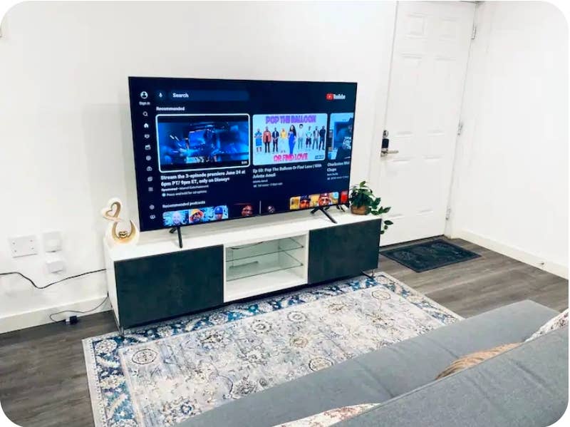 2BD / 1BA – FULLY FURNISHED + BILL