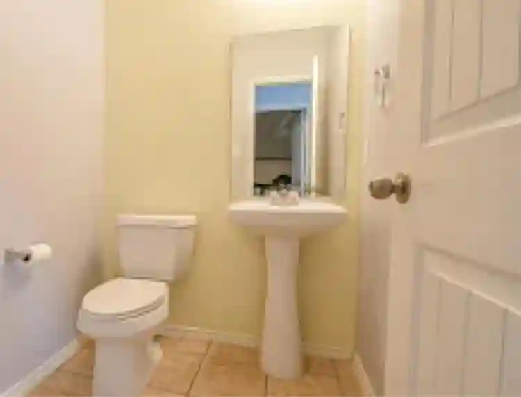 FOR RENT — BEAUTIFUL HOUSE