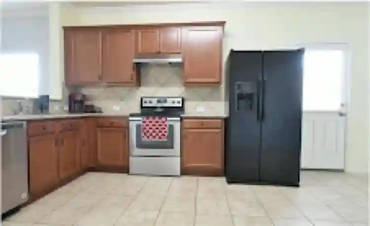 FOR RENT — BEAUTIFUL HOUSE