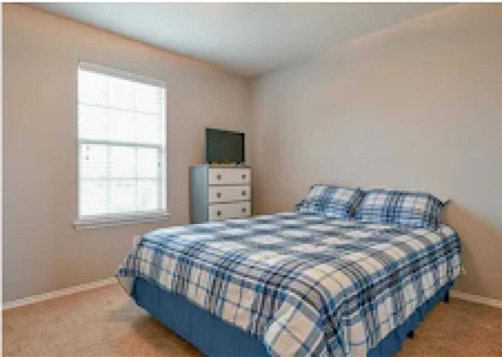 FOR RENT — BEAUTIFUL HOUSE