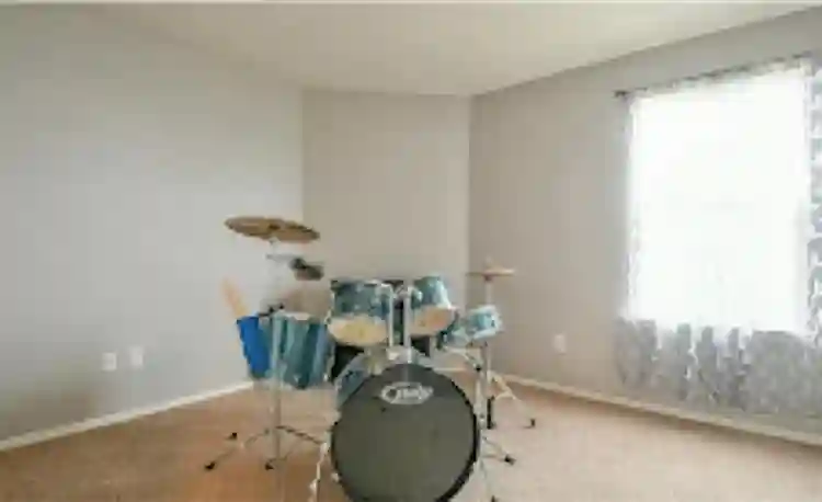 FOR RENT — BEAUTIFUL HOUSE