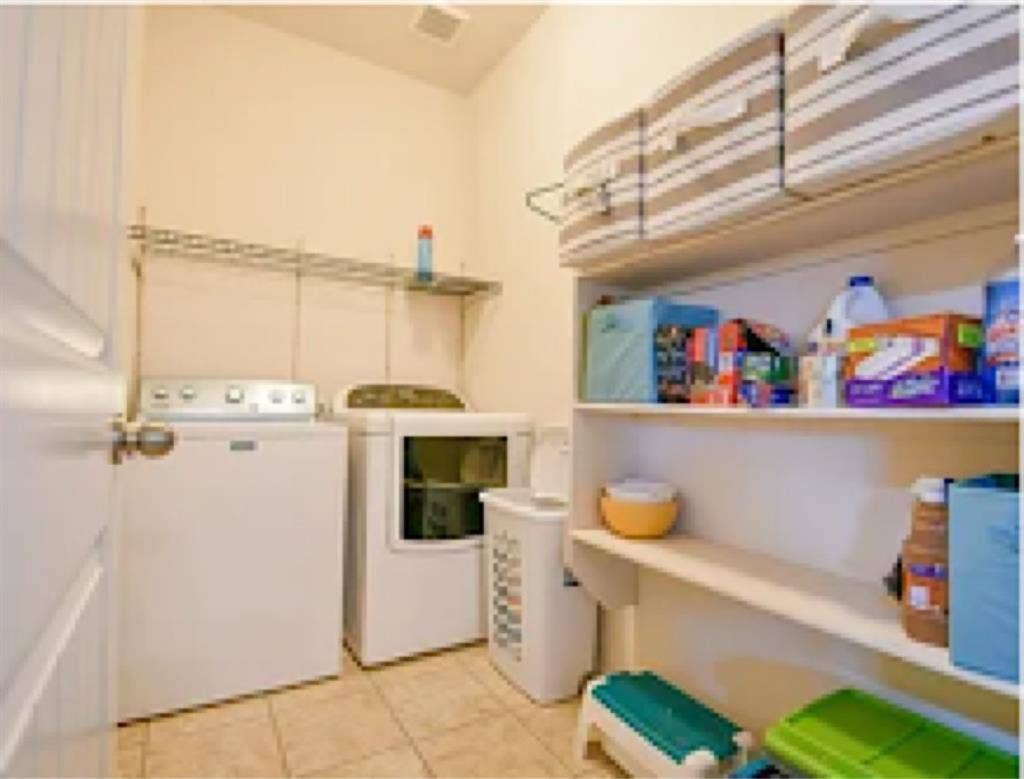 FOR RENT — BEAUTIFUL HOUSE