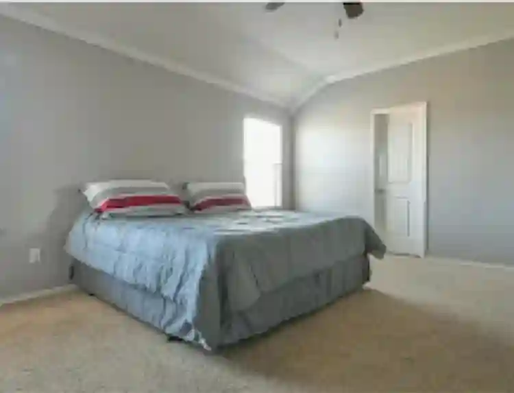 FOR RENT — BEAUTIFUL HOUSE