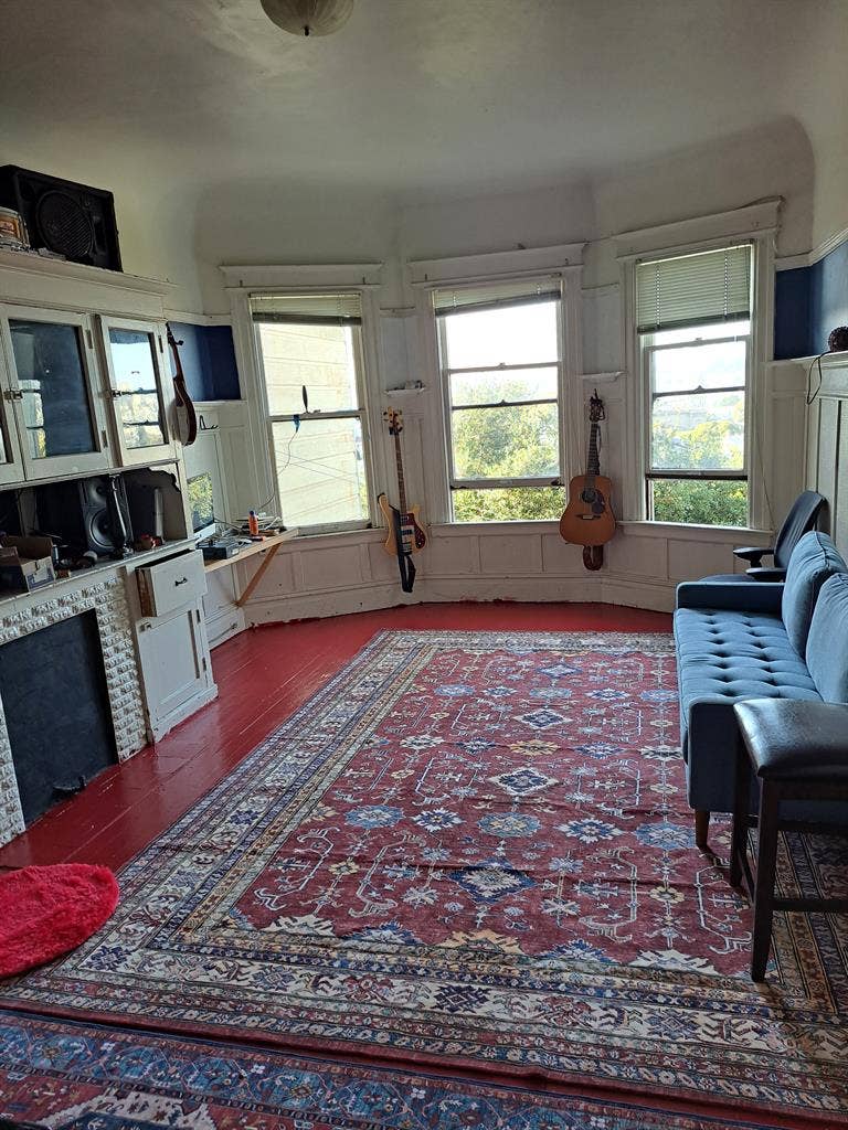 Furnished room for 1.