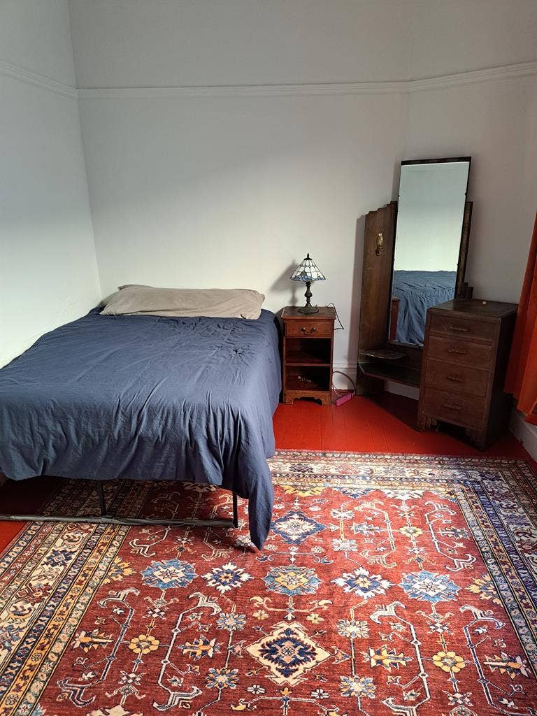 Furnished room for 1.