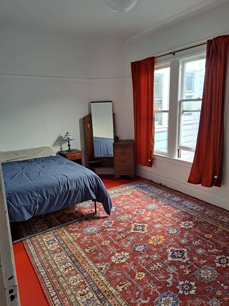 Furnished room for 1.