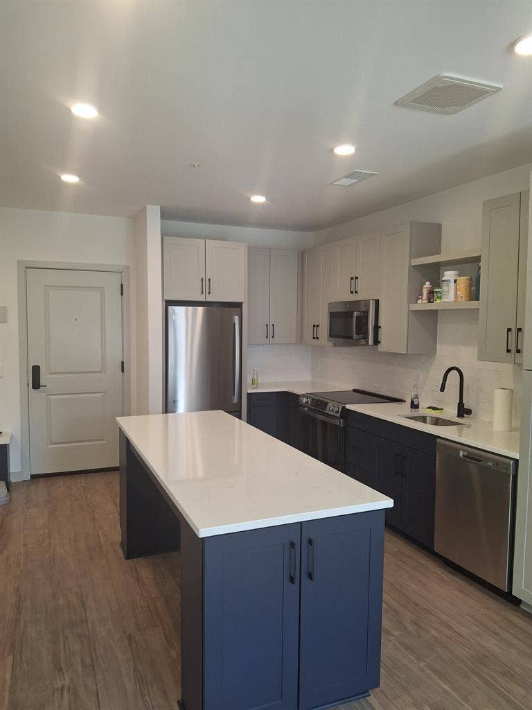 1bdr apartment sublease 6 months
