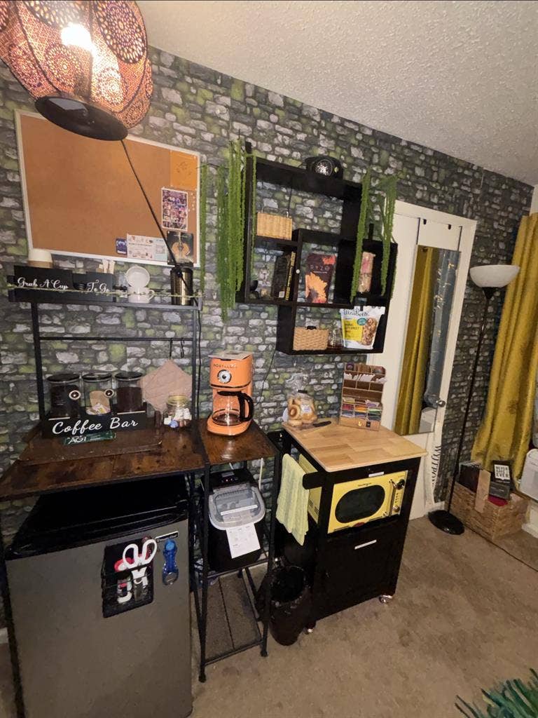 Furnished Room in Cozy Townhome
