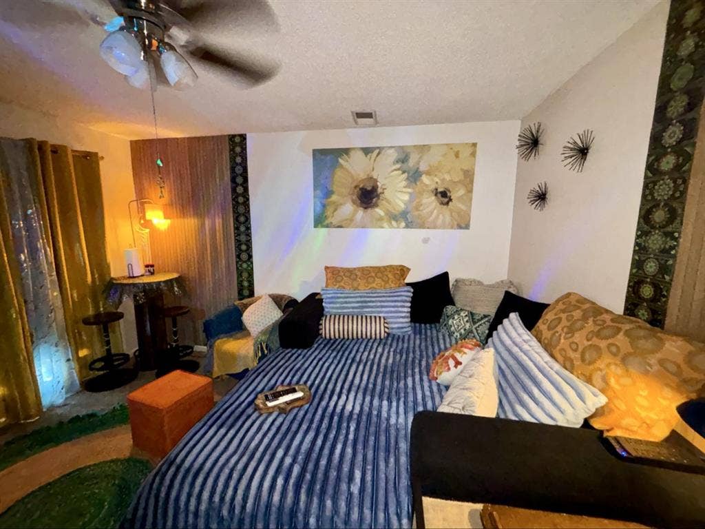 Furnished Room in Cozy Townhome
