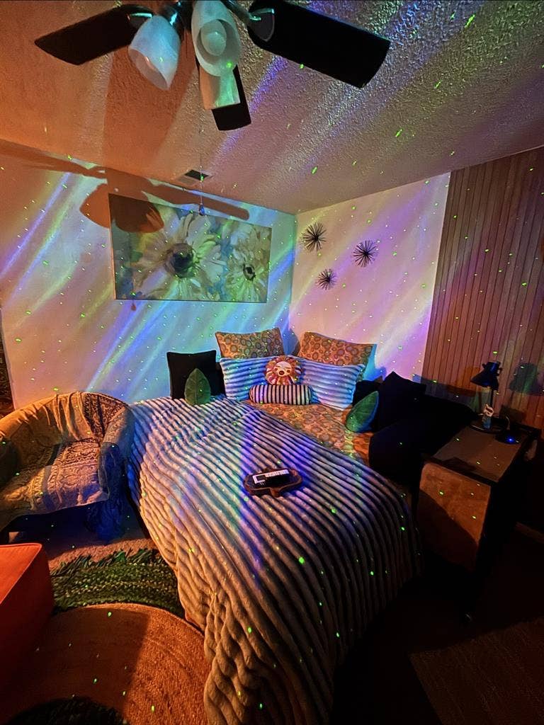 Furnished Room in Cozy Townhome