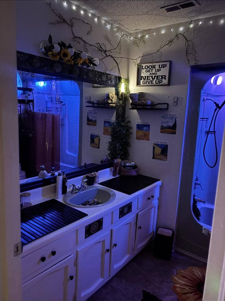 Furnished Room in Cozy Townhome