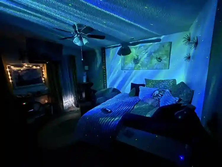 Furnished Room in Cozy Townhome