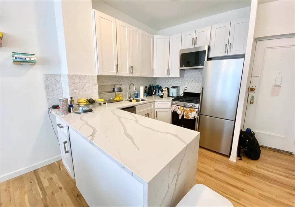Fully Furnished 1-Bedroom Apartment