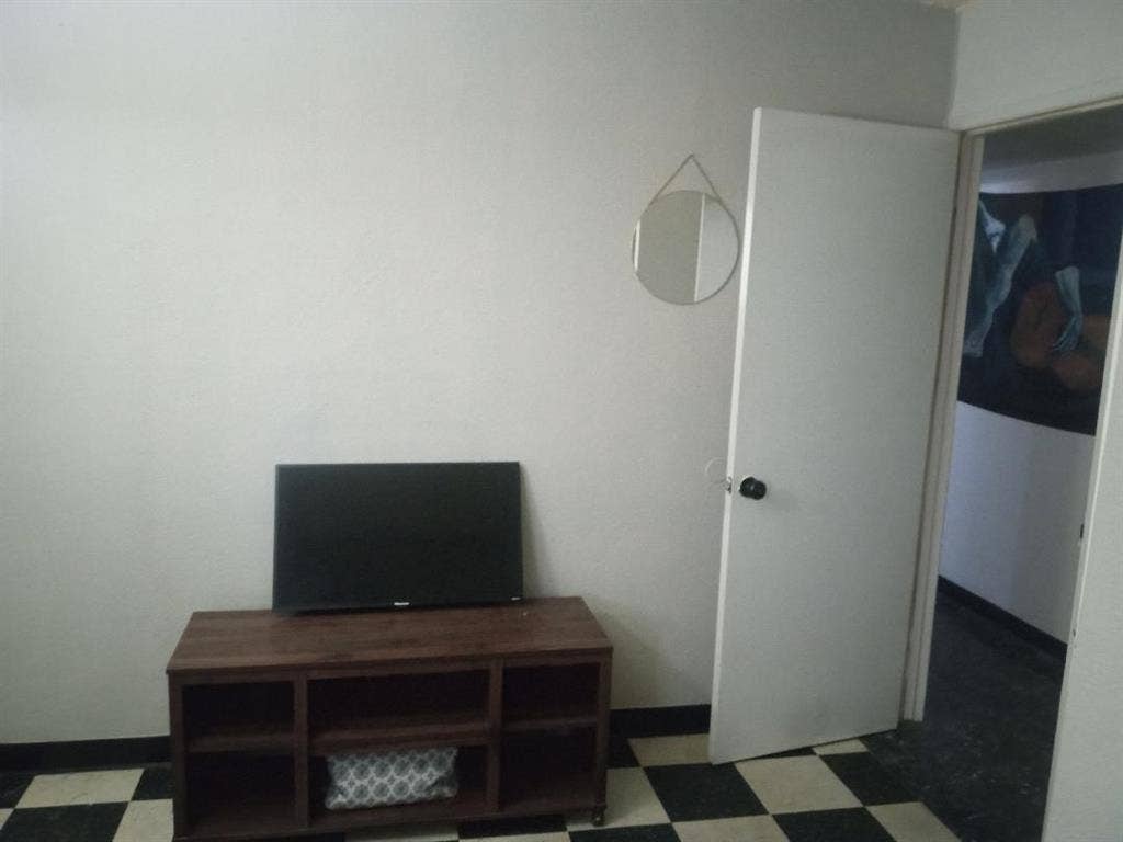 Room Available/ Pool