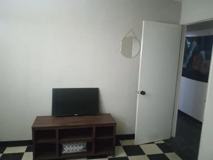Room Available/ Pool