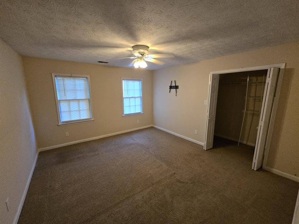 Private Room in Quiet Shared Home