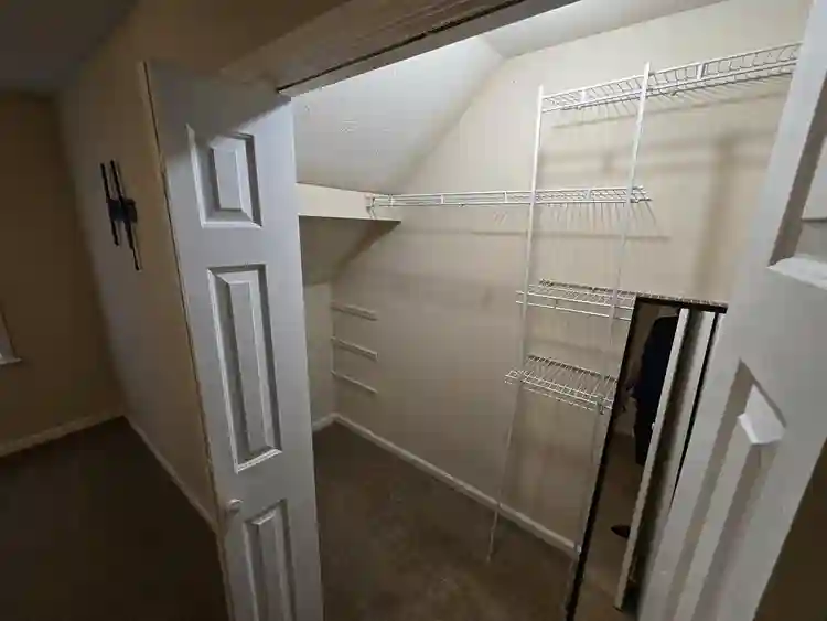 Private Room in Quiet Shared Home